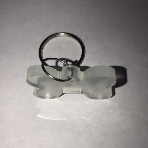 Custom epoxy mini bone 🦴 keychain with glitter ✨ - Picture 3 of 3